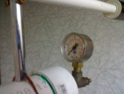 11-07-09_2203.jpg (257.89 KiB) Viewed 4292 times gauge setup ,shrader valve and brace to support the barrel